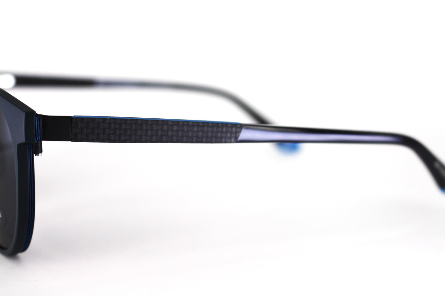 EyE M RR 40121 3