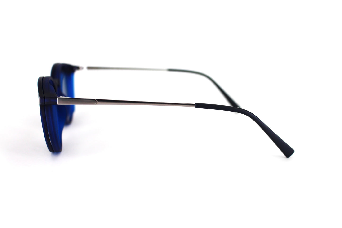 EyE M Trc195 c