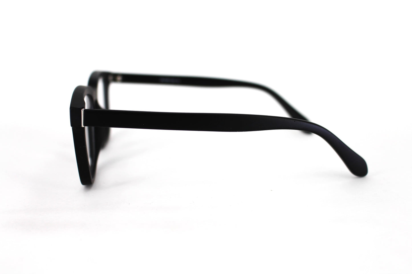EyE M Trc28