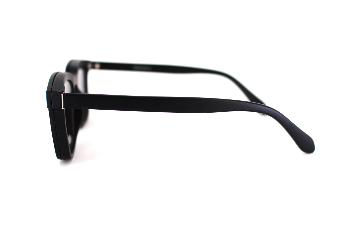 EyE M Trc28