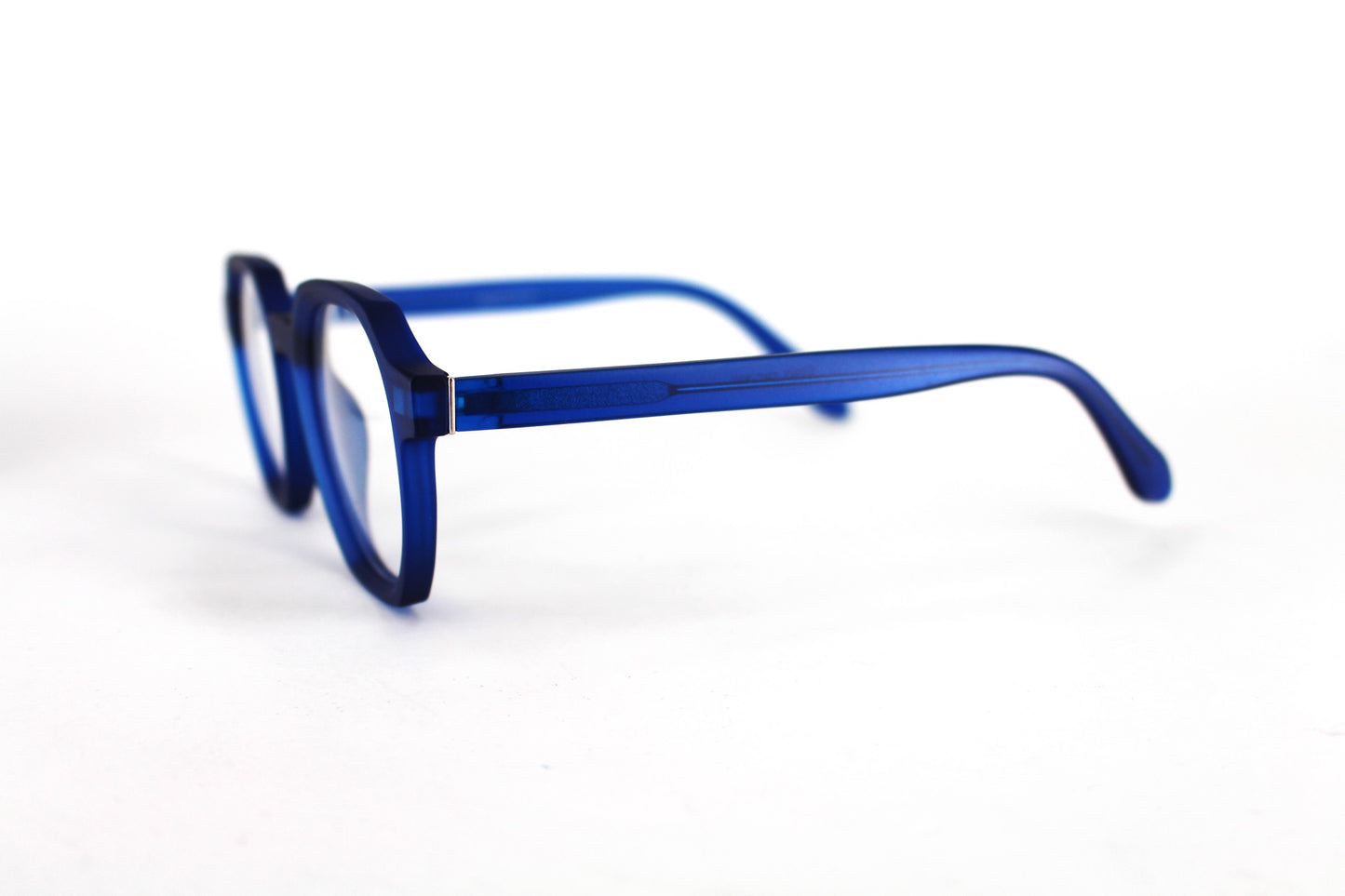 EyE M. Trc30c